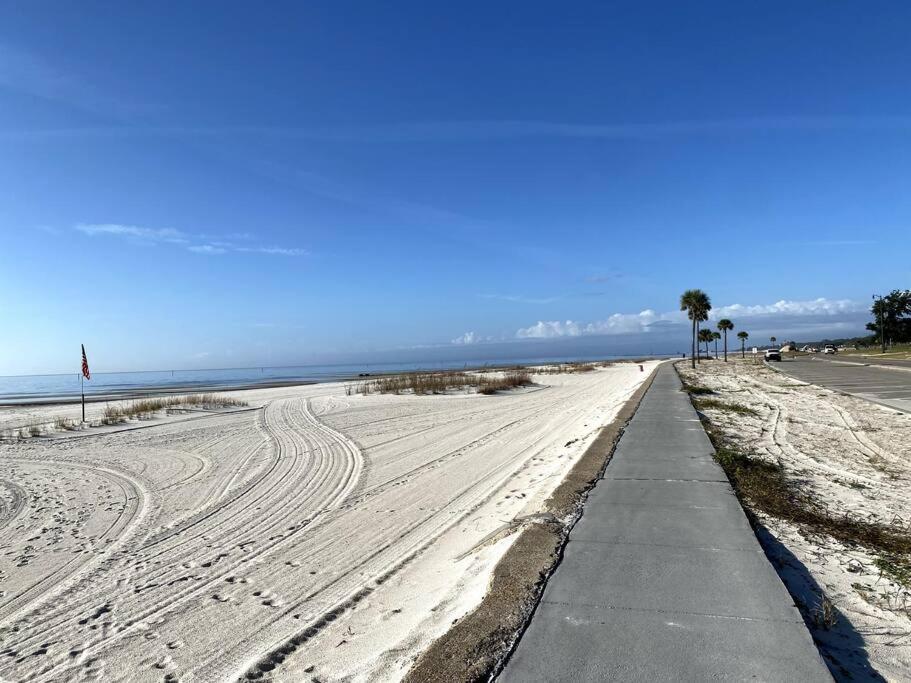 White Sand Getaway Steps From Beach ガルフポート エクステリア 写真